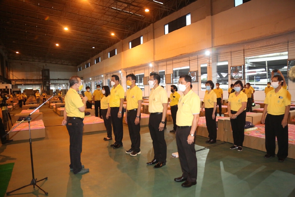 MEA ระดมกำลังติดตั้งระบบไฟฟ้า รพ.สนามใต้ร่มพระบารมี เร่งรองรับผู้ป่วย COVID-19