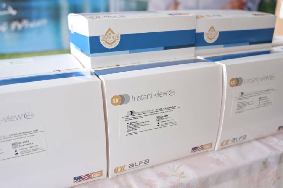 ”จักรทิพย์” มอบชุดตรวจหาเชื้อโพรงจมูก 500 ชุดให้ไปรษณีย์ไทย