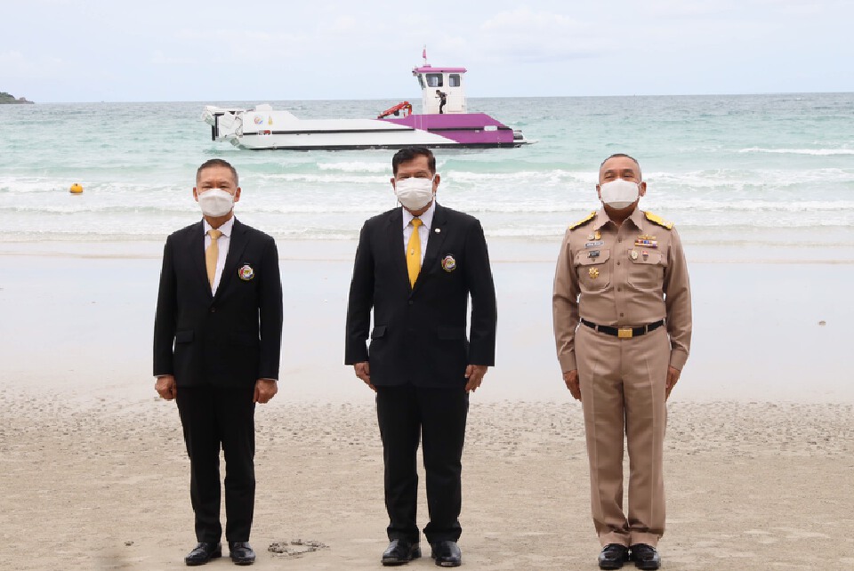 กองทัพเรือ รับมอบต้นแบบ "เรืออเนกประสงค์" เสริมแกร่งความมั่นคงทางทะเล