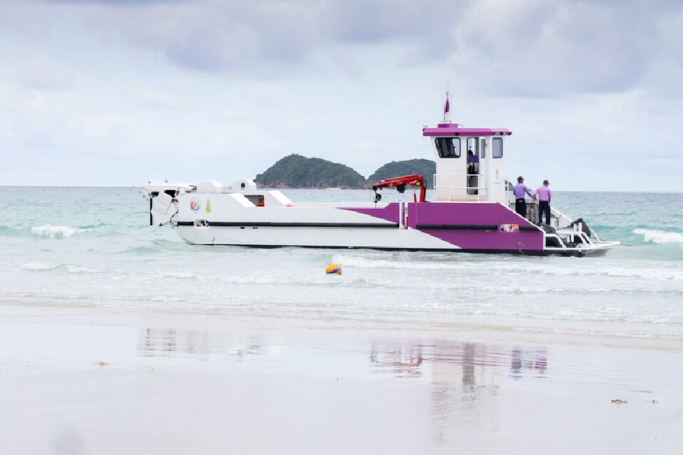 กองทัพเรือ รับมอบต้นแบบ "เรืออเนกประสงค์" เสริมแกร่งความมั่นคงทางทะเล