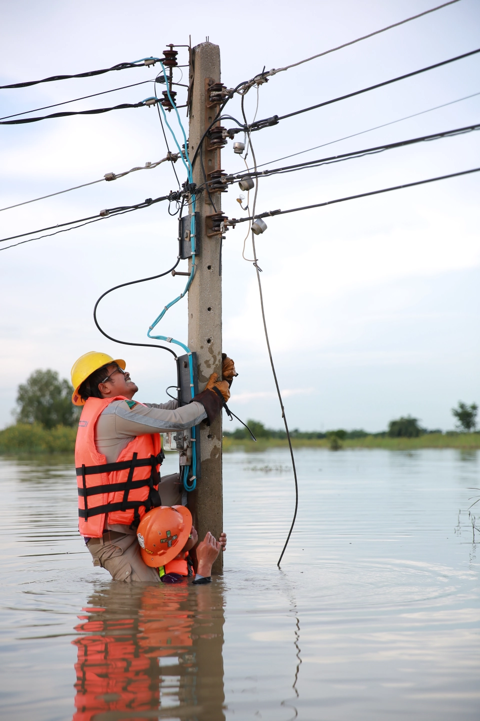 PEA ช่วยเหลือผู้ประสบอุทกภัย ในพื้นที่จังหวัดสุโขทัย