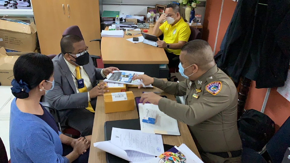 งานเข้า “ปุ๊กลุก ฝนทิพย์ - นารา เครปกะเทย” โดนแจ้งความขายยาสมุนไพรผิดกม.