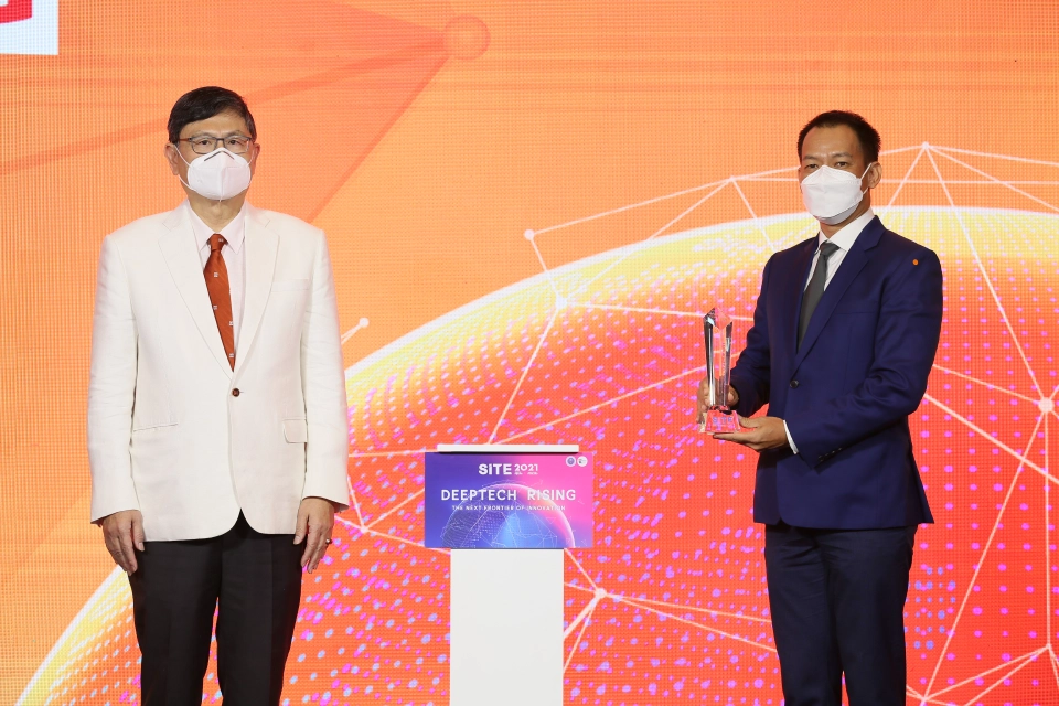 รพ.จุฬาภรณ์ - หมอยง คว้ารางวัล Prime Minister Award