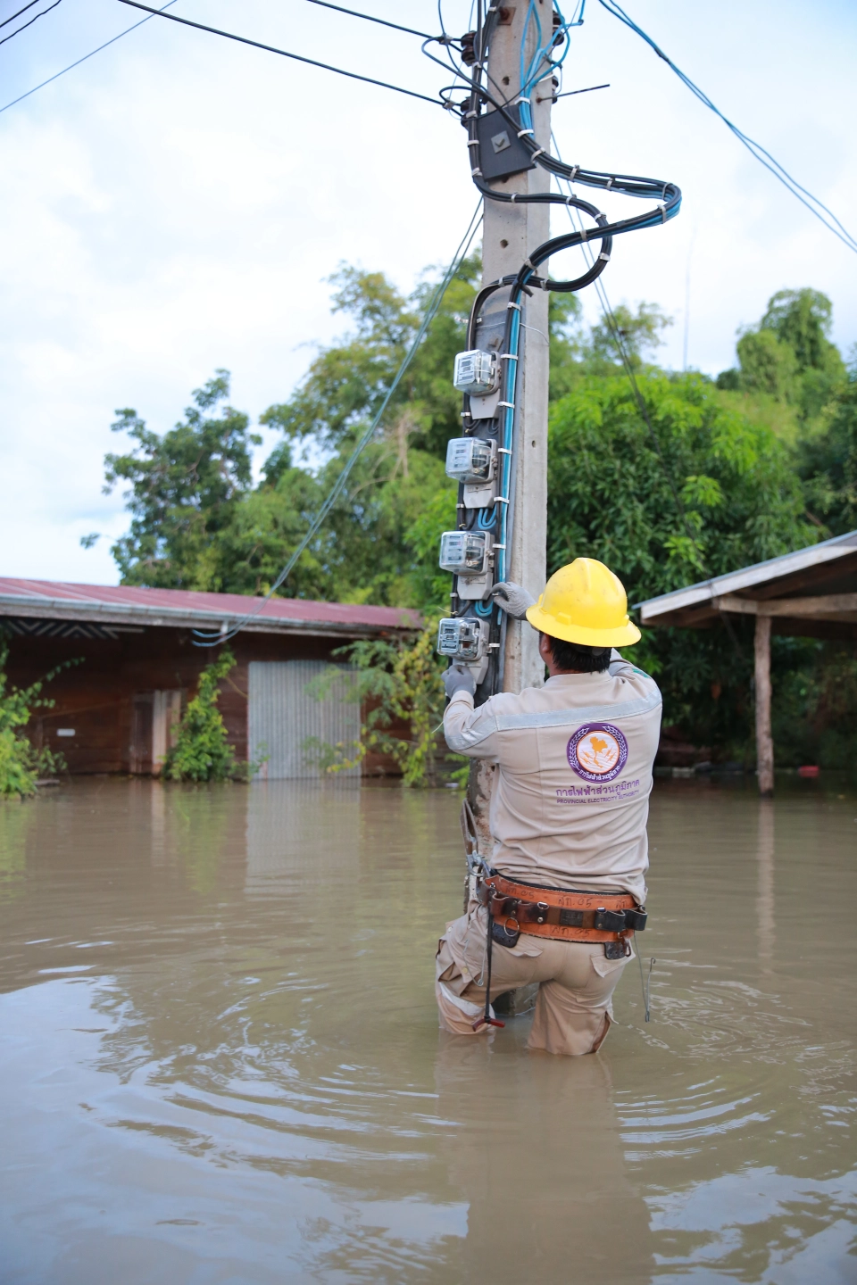 PEA ช่วยเหลือผู้ประสบอุทกภัย ในพื้นที่จังหวัดสุโขทัย