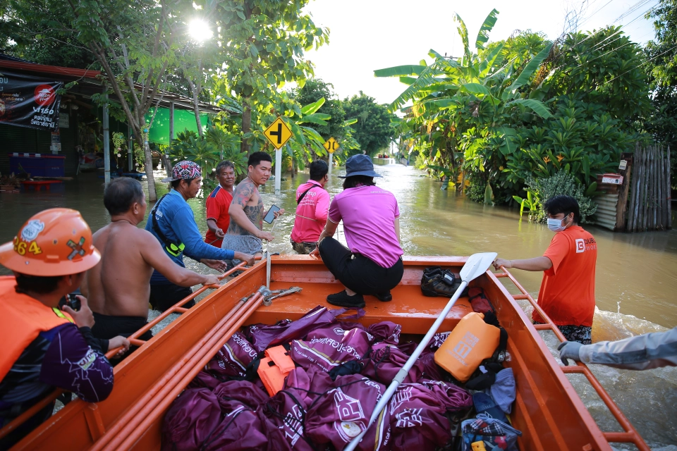 PEA ช่วยเหลือผู้ประสบอุทกภัย ในพื้นที่จังหวัดสุโขทัย