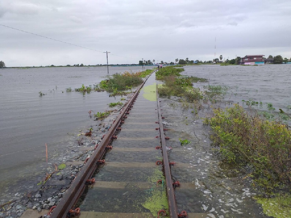 รถไฟเปลี่ยนเส้นทางกรุงเทพ - สุพรรณบุรี