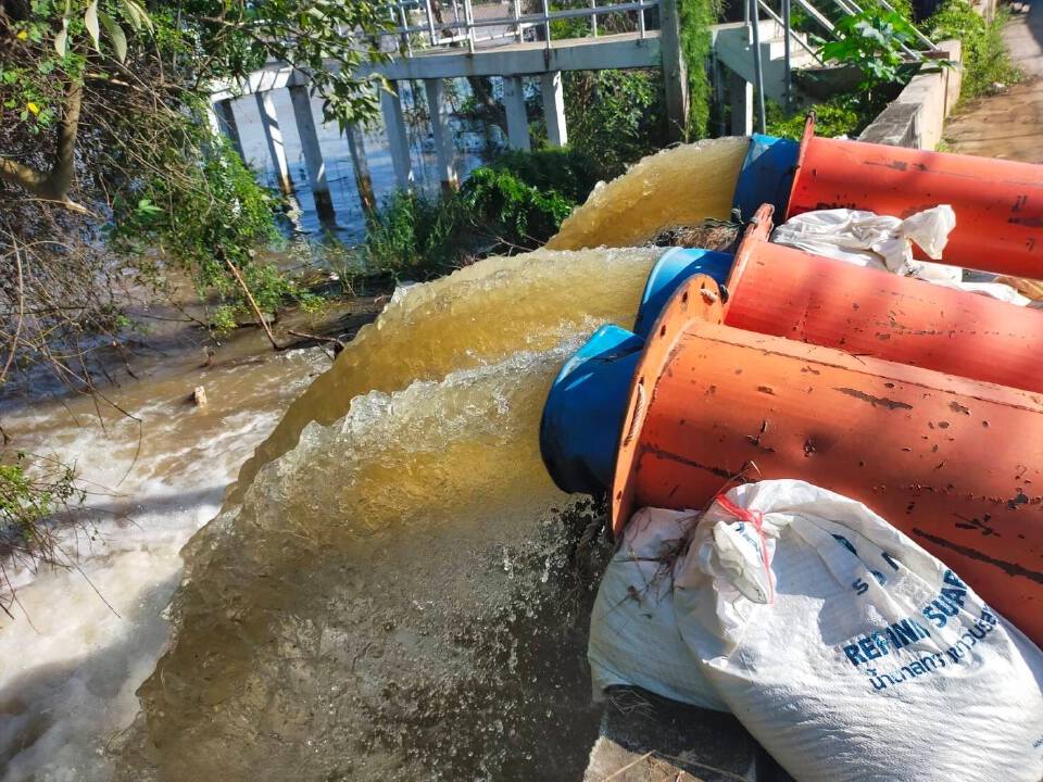 ปภ.อัพเดท 15 จังหวัดยังมีอุทกภัย เปิดพท.เฝ้าระวังน้ำล้นตลิ่ง ท่วมขัง 27 ต.ค.