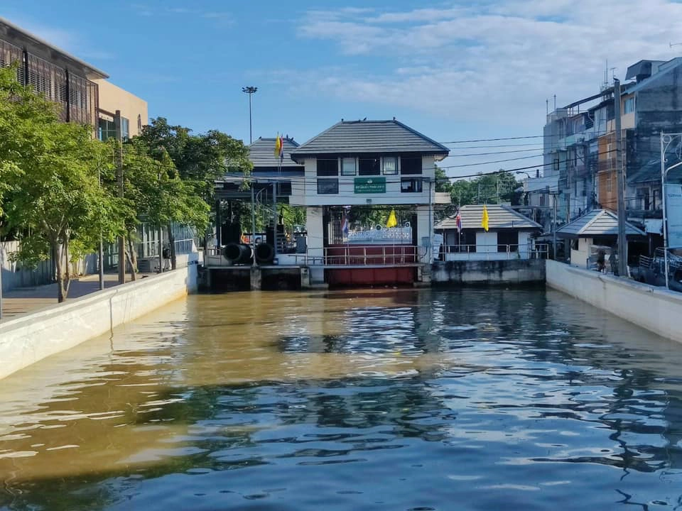 กทม.เฝ้าระวังน้ำเหนือไหลผ่านแม่น้ำเจ้าพระยาต่ำกว่าคันกั้นน้ำ 1 เมตร