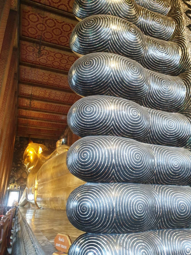 9 บทสวดมนต์เสริมมงคลชีวิตโชคดีตลอดปี2566