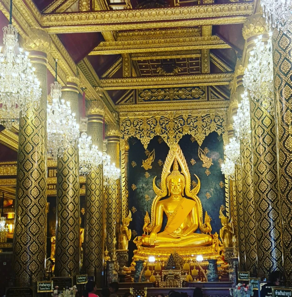 9 บทสวดมนต์เสริมมงคลชีวิตโชคดีตลอดปี2566