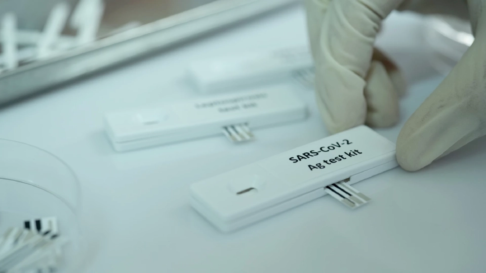 นักวิจัยจุฬาฯ พัฒนา "เซ็นเซอร์" ประยุกต์ใช้ตรวจภูมิคุ้มกันโควิด-19