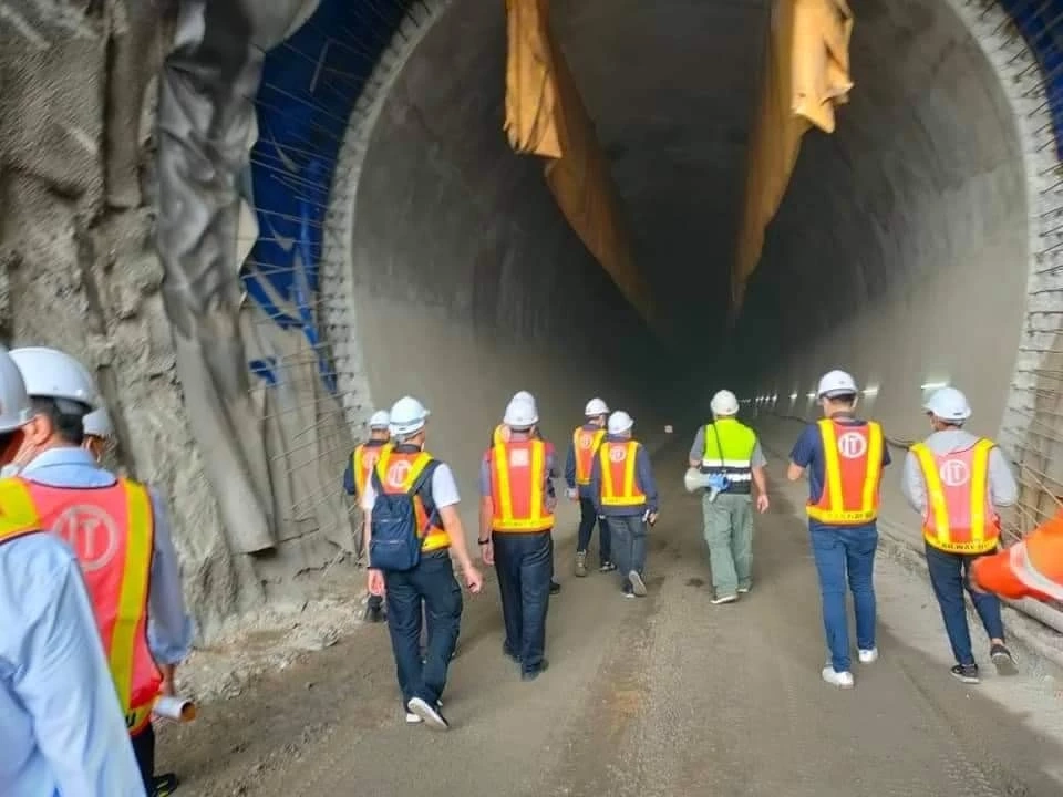 อุโมงค์รถไฟ "ผาเสร็จ -หินลับ" ยาวสุดในไทย คืบ 89% แล้วเสร็จปี 65