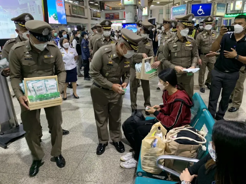ตำรวจระดมกำลัง 14,000 นายดูแลประชาชนกลับภูมิลำเนาช่วงปีใหม่ 2565