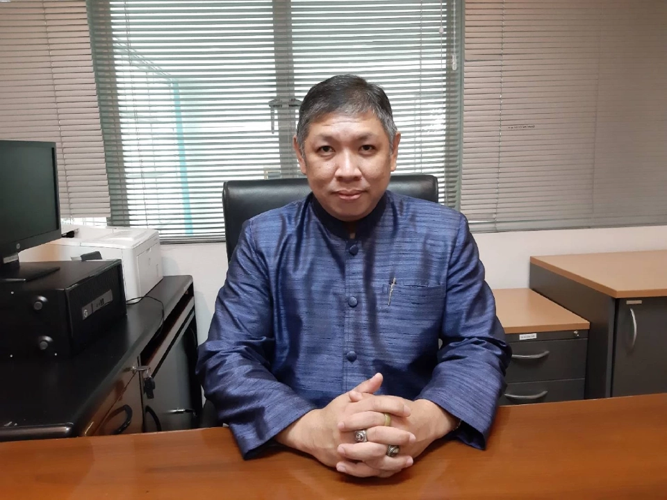  รศ.ดร.ศานติ ภักดีคำ