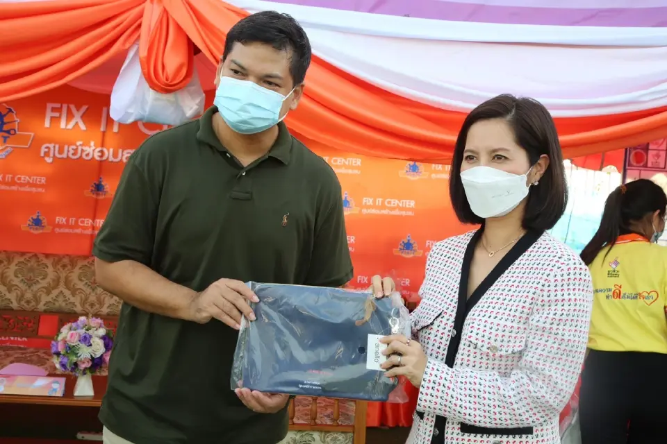 “ตรีนุช”ตรวจอาชีวะจิตอาสาพักรถ-พักคนส่งประชาชนเดินทางปลอดภัยปีใหม่ 2565