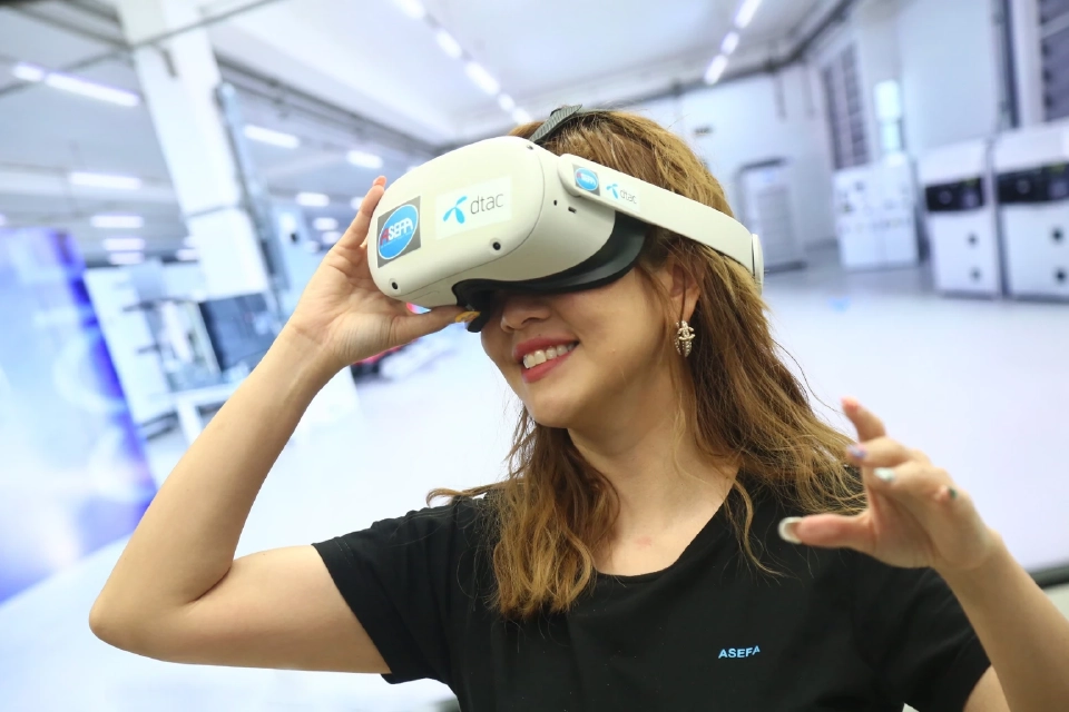 ดีแทค ผนึก อาซีฟา รุก 5G นำเทคโนโลยี VR ปลดล็อกสมาร์ทแฟคทอรี่