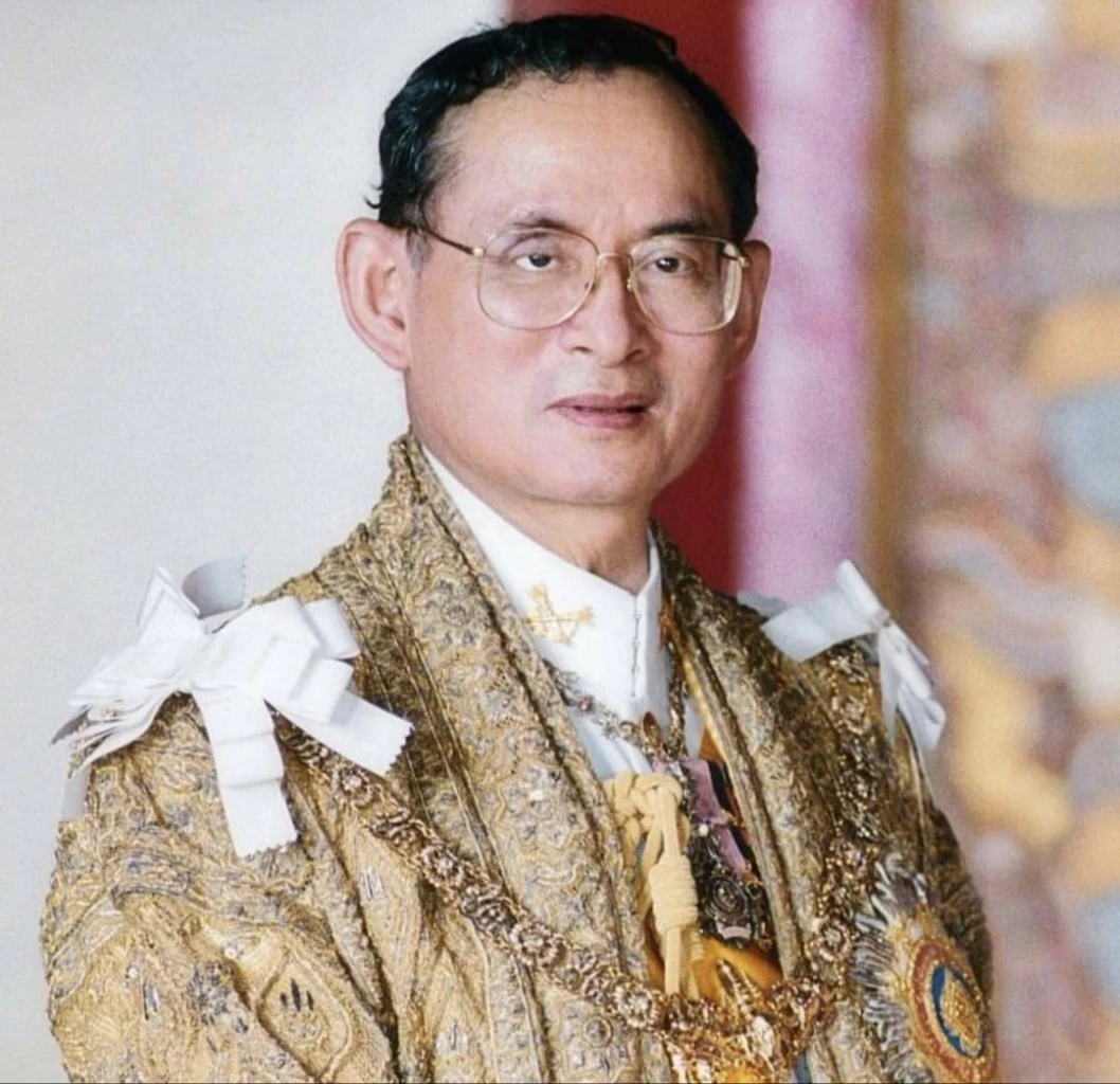 5 ธันวาคมวันคล้ายวันพระบรมราชสมภพในหลวงร.9 พระราชประวัติ