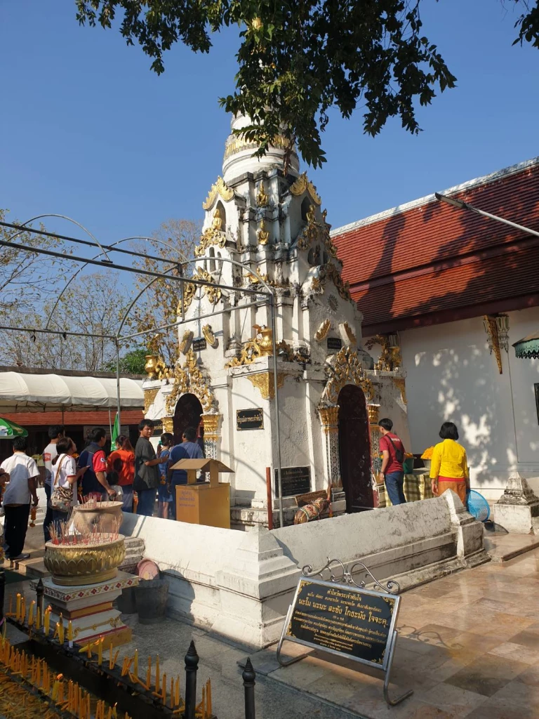 9 บทสวดมนต์เสริมมงคลชีวิตโชคดีตลอดปี2566