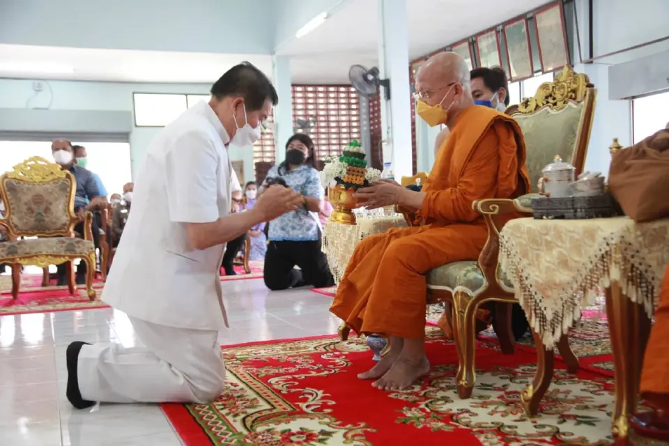“นิพนธ์”เป็นประธานทอดผ้าป่าสมทบทุนสร้างกุฏิวัดสามกอง อ.เมือง จ.สงขลา