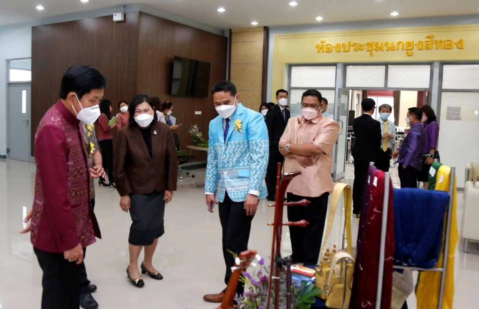 กรมหม่อนไหมจับมือราชมงคลกรุงเทพ พัฒนางานวิชาการหม่อนไหม