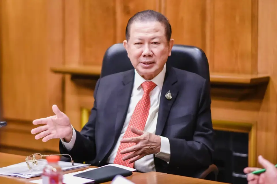 นายสนั่น  อังอุบลกุล ประธานกรรมการหอการค้าไทยและสภาหอการค้าแห่งประเทศไทย 