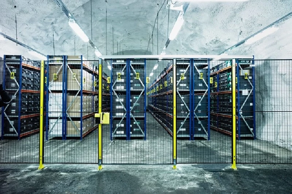 อุโมงค์เก็บเมล็ดพันธุ์พืช Svalbard 