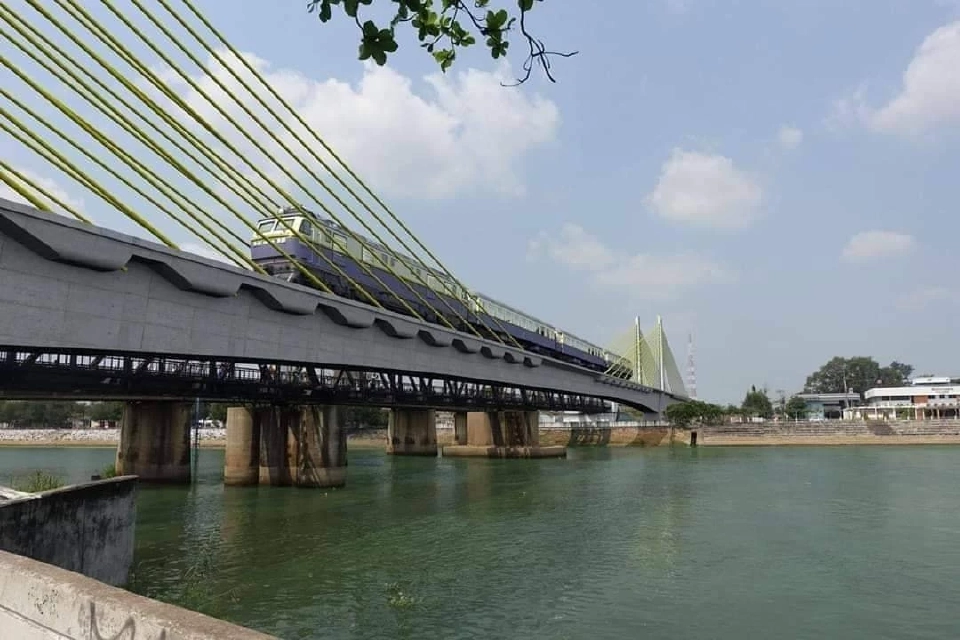 นับถอยหลัง 'สะพานขึงรถไฟ' แห่งแรกของไทย ใกล้แล้วเสร็จ