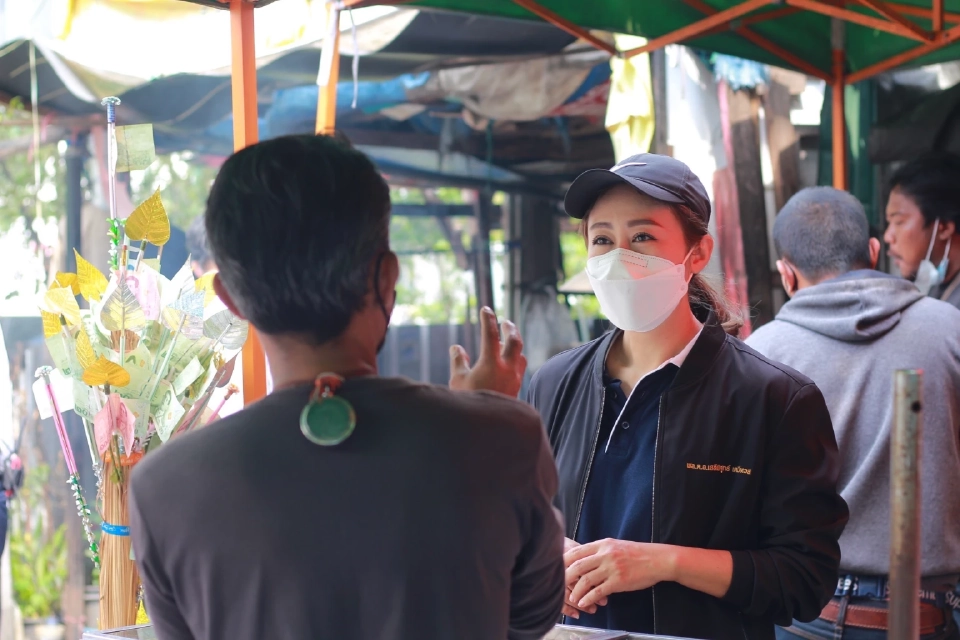 "จน-เจ็บ-จบ" เเทบทุกบ้าน ชาวบ้านโวยรัฐบาลผ่านส.ส.เสรีรวมไทย