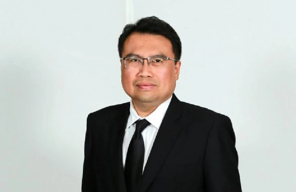 นายพรชัย ฐีระเวช ผู้อำนวยการสำนักงานเศรษฐกิจการคลัง