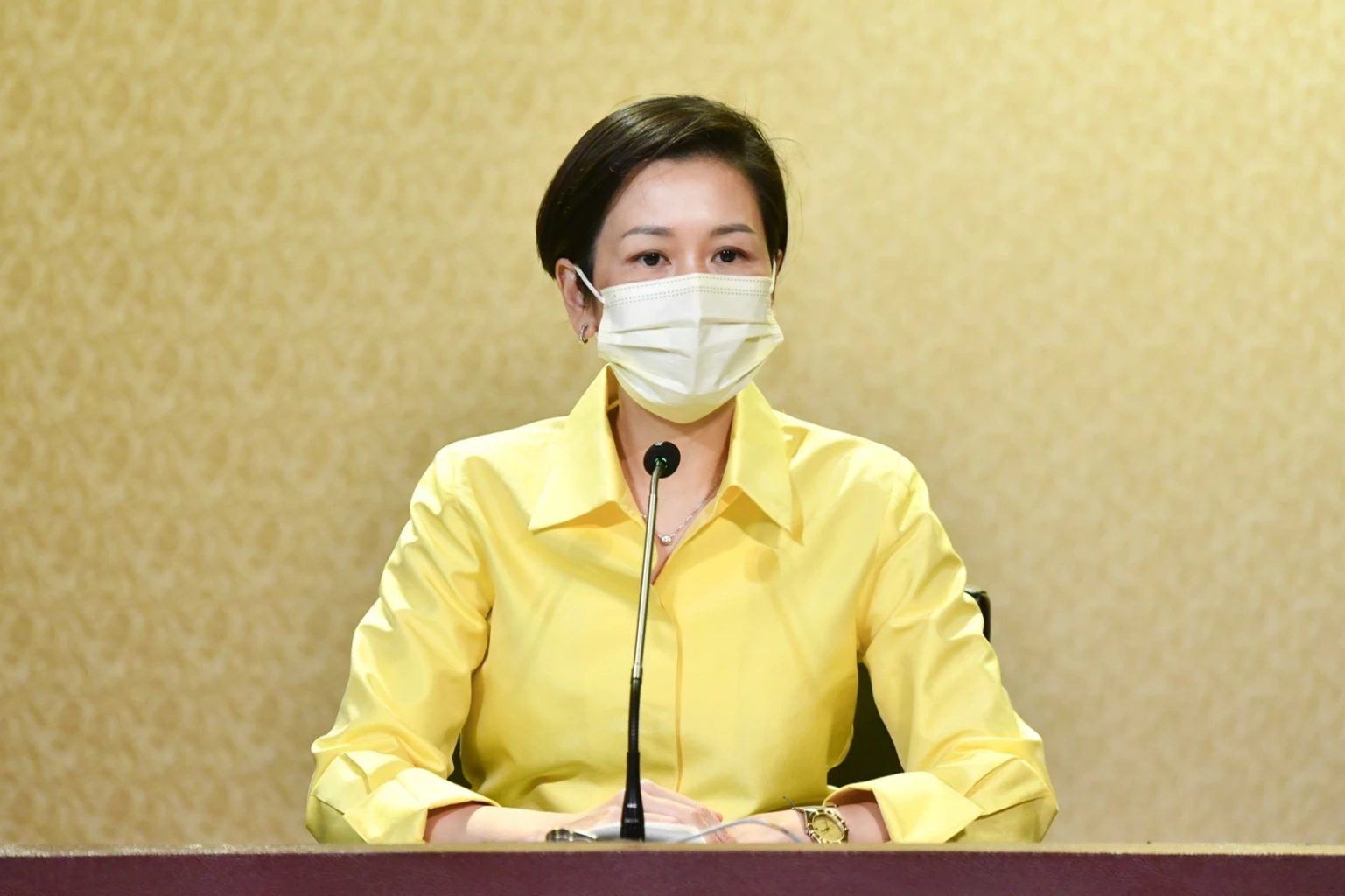 น.ส.รัชดา ธนาดิเรก รองโฆษกประจำสำนักนายกรัฐมนตรี