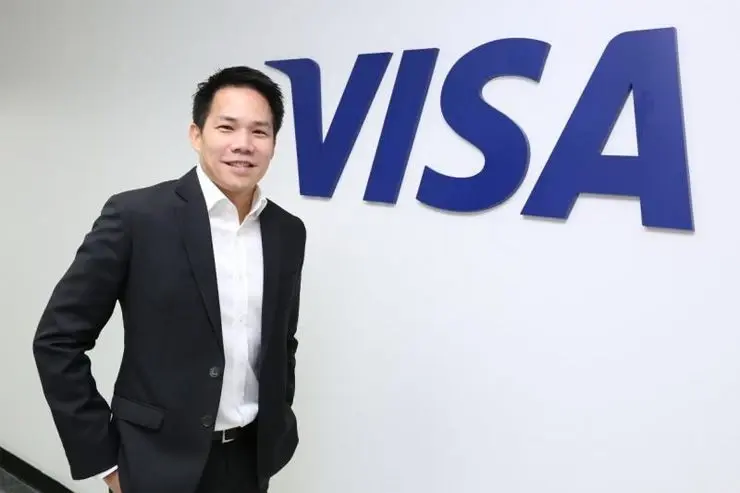 นายสุริพงษ์ ตันติยานนท์ ผู้จัดการวีซ่า ประจำประเทศไทย