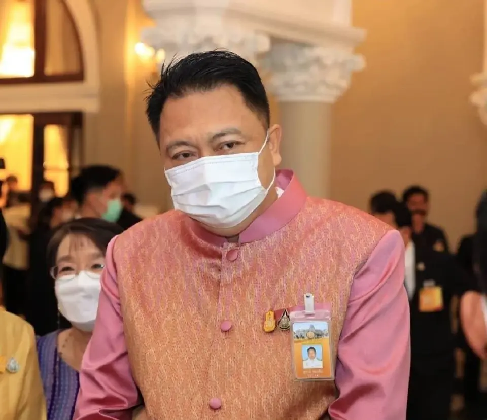 สุชาติ ชมกลิ่น รัฐมนตรีว่าการกระทรวงแรงงาน