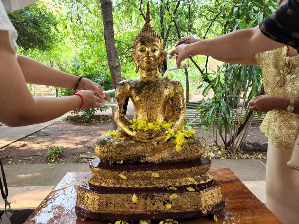 โหมดธรรมดา ในการสรงน้ำพระพุทธรูป