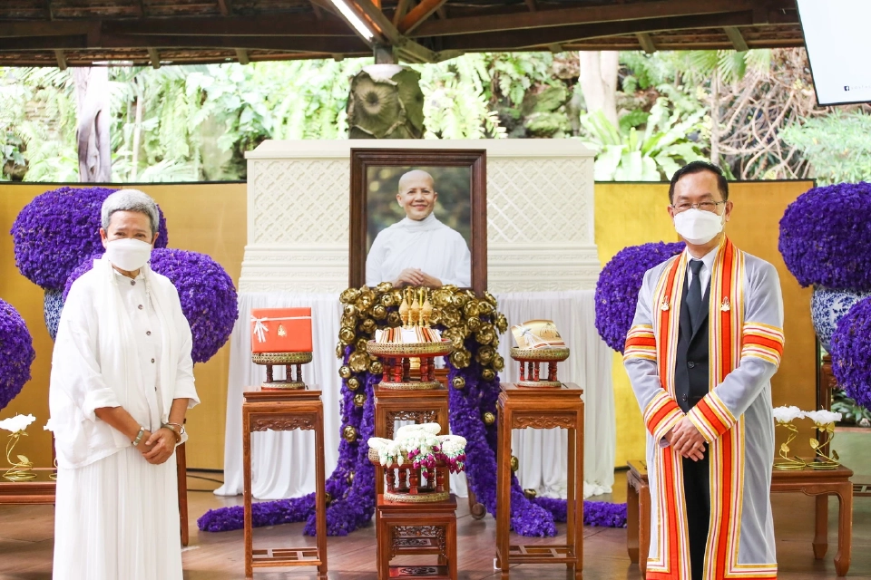 มข.มอบปริญญาดุษฎีบัณฑิตกิตติมศักดิ “แม่ชีศันสนีย์” ทำประโยชน์ให้สังคม
