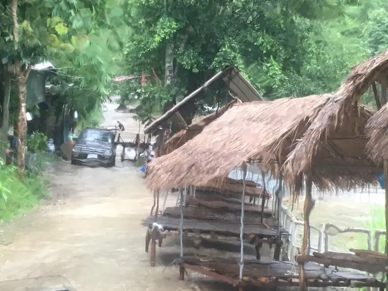 ดินสไลด์ น้ำป่าไหลหลาก ชาวบ้านทองผาภูมิ สังขละบุรี จ.กาญจนบุรี อ่วม