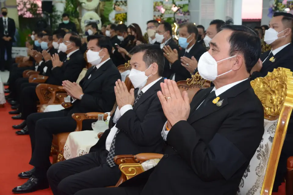 "นายกฯ" ร่วมงานศพ ลูกสาว ‘ชัช เตาปูน" รมต.-ส.ส. ร่วมแสดงความเสียใจคับคั่ง