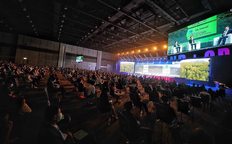 แห่ร่วมงาน“ถามมา-ตอบไปเพื่อประเทศไทยที่ดีกว่าเดิม”วันที่สองล้นหลาม