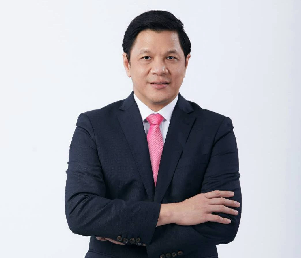 นายวิทัย รัตนากร ผู้อำนวยการ ธนาคาร ออมสิน