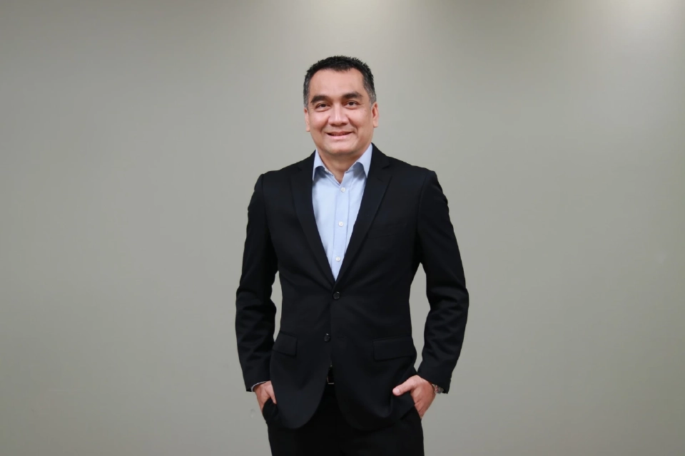 นายพรชลิต พลอยกระจ่าง รองกรรมการผู้จัดการ Head of Real Estate &amp; Infrastructure Investment  บลจ. บัวหลวง จำกัด