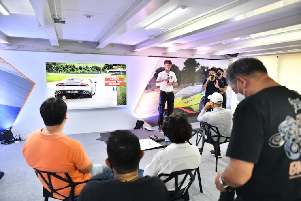 กระหน่ำ Lamborghini Huracan STO ราคา 30 ล้านบาท ที่พีระ เซอร์กิต