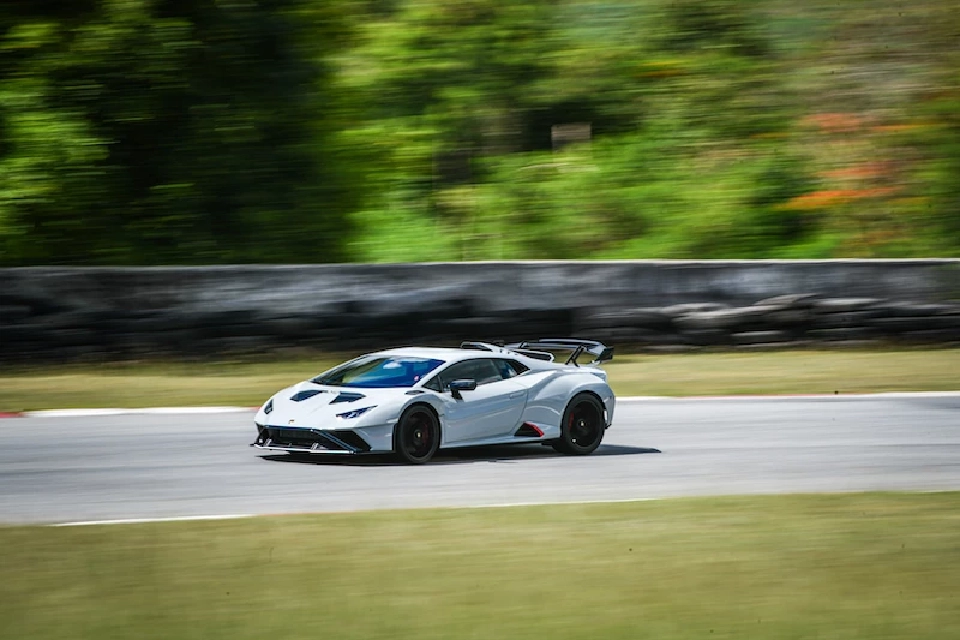 กระหน่ำ Lamborghini Huracan STO ราคา 30 ล้านบาท ที่พีระ เซอร์กิต