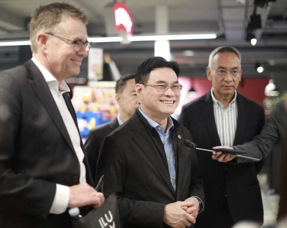 “จุรินทร์” ถึงโคเปนเฮเกน พบผู้บริหารห้าง ELLUM ยักษ์ใหญ่เดนมาร์ก