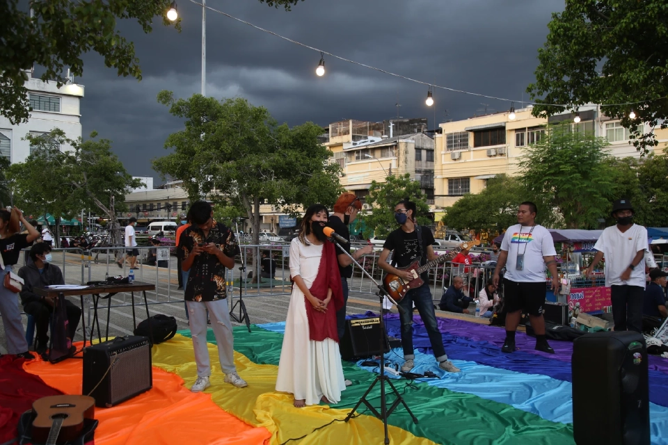 ประมวลภาพ ลานคนเมือง 24 มิถุนายน รำลึก 90 ปีการเปลี่ยนแปลงการปกครอง 