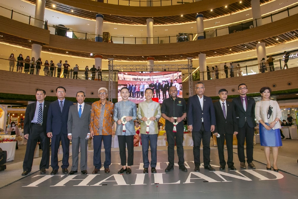 THINK THAILAND ในมาเลย์ ผลตอบรับเยี่ยม 12 วันฟัน 300 ล้าน