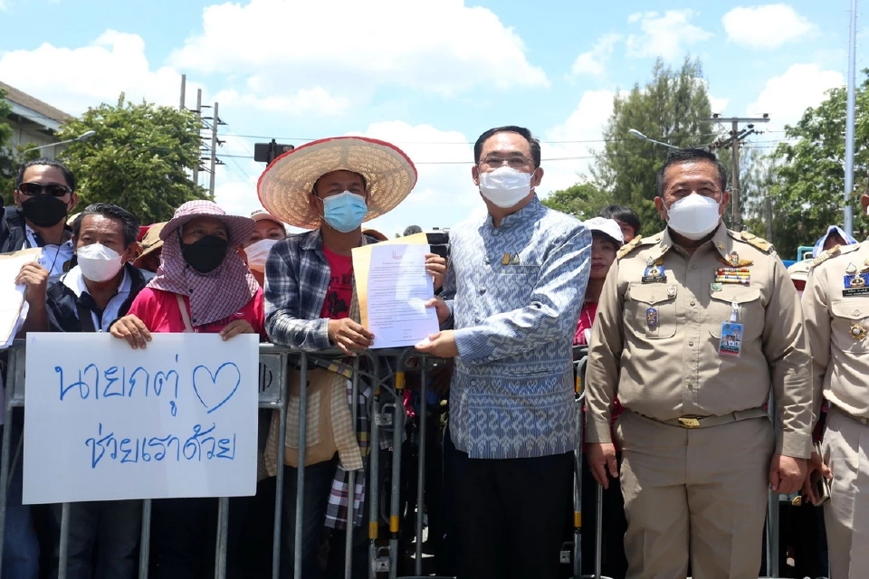 นายอนุชา นาคาศัย รัฐมนตรีประจำสำนักนายกรัฐมนตรี 