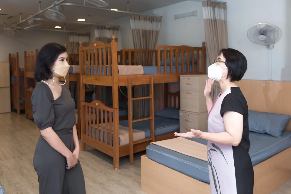 ‘เล-ซี-บอย’ บรรเทาทุกข์ครอบครัวผู้ป่วยเด็ก บ้านพักพิงมูลนิธิโรนัลด์ฯ