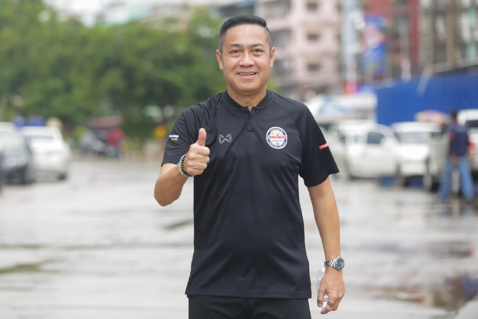 พี่ตุ๊ก ปิยะพงษ์ ผิวอ่อน อดีตนักฟุตบอลทีมชาติไทย