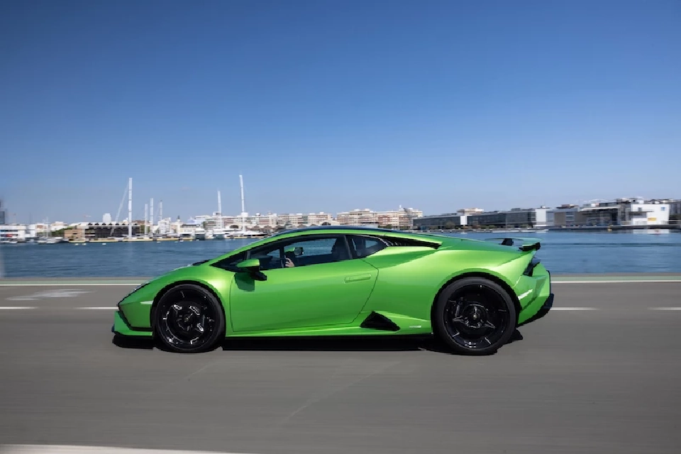 รีวิว Lamborghini Huracan Tecnica กระทิงดุคันโปรด โหดสมเหตุสมผล