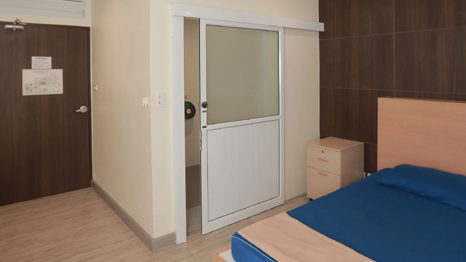 ‘เล-ซี-บอย’ บรรเทาทุกข์ครอบครัวผู้ป่วยเด็ก บ้านพักพิงมูลนิธิโรนัลด์ฯ