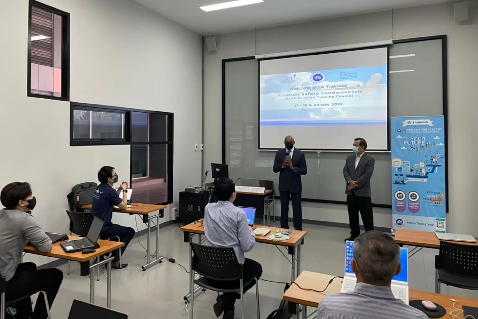 "ม.ธุรกิจบัณฑิตย์ "โกอินเตอร์ อัพเกรด "บุคลากรการบิน" รับใบประกาศฯ IATA